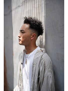 エイトメン 博多店(EIGHT MEN) カーリーパーマ×フェード