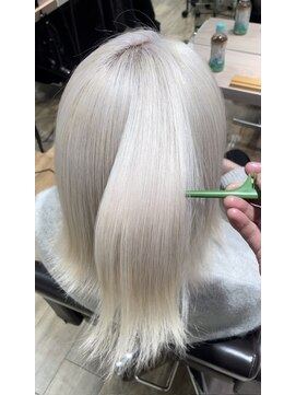 エヌプラス(N+) ホワイトカラー