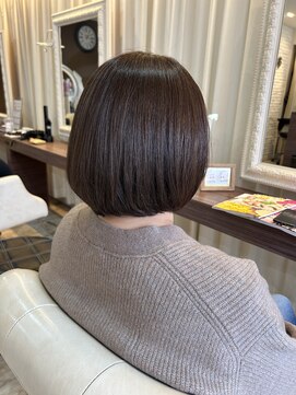 ヘアデザインスペース イチエ(hair design space i chi e) 丸みフォルムに切りっぱなしアウトラインがかわいいおとなボブ