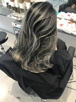 キング 枚方店(K!ng)&nbsp;【枚方、高槻、梅田】ホワイトハイライト