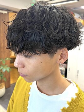 ウェイビーエフティフィフス 横浜西口(WAVEY ft.fifth) 波巻きスパイラルパーマメンズマッシュ波巻きパーマウルフカット