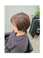 ハクア(HAKUA)&nbsp;#脱白髪カラー#白髪ぼかし#脱白髪ハイライト#ショート