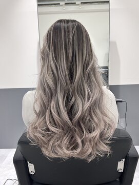 シエラ 南船場(CIERA.) ハイライト美髪ショートウルフ ミディアムレイヤーカット