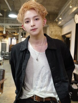 ピア(Pia) ハイトーンベージュ×メンズショート