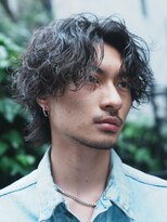 バイフィフス 原宿/表参道(by fifth)&nbsp;緩め波巻きスパイラルパーマシャドウパーマメンズセンターパート