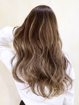 ジーナ バイ アルティナ(Dina by artina) 外国人風ブロンドバレイヤージュ 【Dina立川]