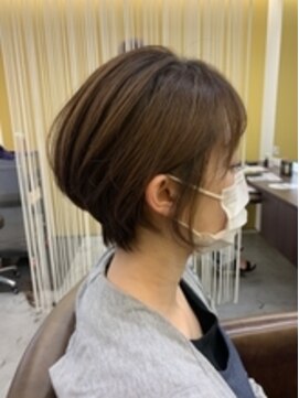 パシフィックダズールバトン(Pacific Dazzle baton) メリハリショートボブ 【リアルサロンスタイル】