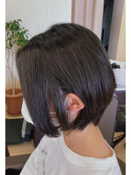 マニス(manis) セミロングからのショートボブブラックナチュラル地毛風カラー