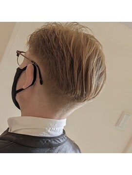 モニファ(Monifa) ハイトーンツーブロック