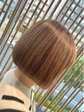 シャウルデッサントウキョウ 表参道(CHARLES DESSIN Tokyo) 美髪/ホワイトグレージュ/ネビージュ/サンドベージュ[表参道駅]