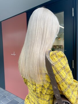 ナル(nalu.) ホワイトブロンド / ホワイトカラー / ケアブリーチ