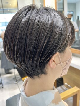 エニ(Eni) 【丸みのある】ツーブロックショート