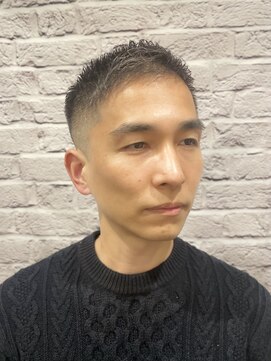 グレイスフル バーバープラチナム 六本木店(Graceful Barber platinum) メンズ/バーバー/フェード/スキンフェード/黒髪/アップバング