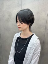 くびレイヤーエモージュシルキーベージュショート