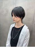 くびレイヤーエモージュシルキーベージュショート