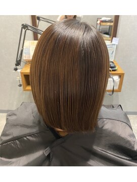 ビー(bee) 美髪ストレート