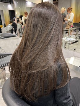 シティ(CITY) レイヤーカット　ベージュカラー　韓国ヘア