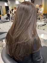 シティ(CITY) レイヤーカット ベージュカラー 韓国ヘア