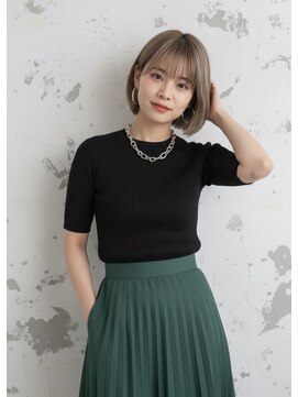 ニコフル(Nico-Hulu) 耳掛けショートボブ×ベージュカラー【人形町/浜町/水天宮】