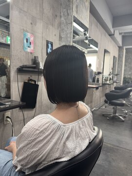 コワファースト長崎シャンプーボーイ 2nd(COIFF1RST 長崎 SHAMPOO BOY) ぱつっとボブ まるみボブ ミニボブ ショートボブ