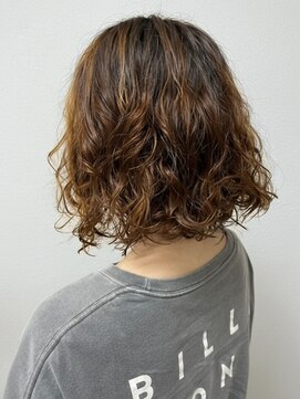 ティアトロアンドリミテバイティアトロ(teatro&limite by teatro) ショート パーマ ナチュラルベージュ ハイライト 30代