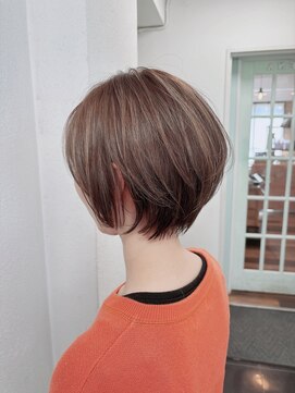 ジェナ(Jena) やわらか、ミルクティーベージュのショート