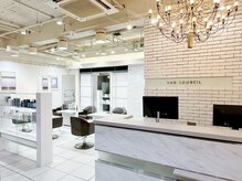 ヴァンカウンシル 松本店(VAN COUNCIL)の雰囲気(白を基調としたオシャレな店内☆松本からトレンドを発信!)