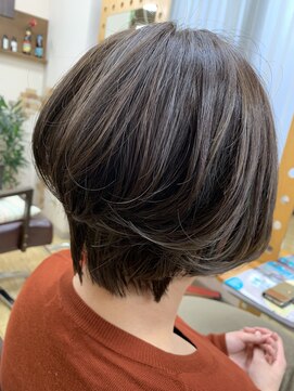 レモーリア 己斐店 ハンサムショート ハイライトカラー