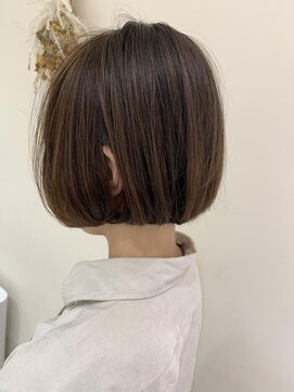 マージュ ギンザ(marju GINZA) 【白髪ぼかしハイライト×ミニボブ】