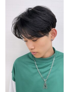 グランルッソ 広島本通(GRAN LUSSO) 刈り上げセンターパート/ツーブロック/学生/ビジネス/爽やか