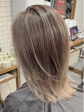 アミーゴ(AMIGO) バレイヤージュカラー