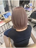 ピンクベージュ