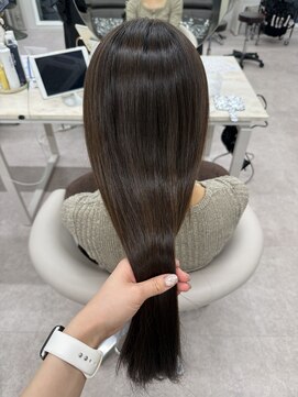 グーフィートーキョー 銀座(Goofy Tokyo) まとまり感とツヤ感の両方を兼ね備えた地毛風ストレート