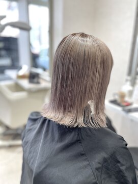 ヴィフ ヘアアンドデザイン(Vif hair&design) ハイトーンペールミルクティー×ぱっつんボブ