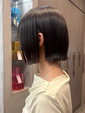 エリマバイフィフス 調布(elima by fifth) 透明感ワンカラーの骨格補正ぱっつんボブ