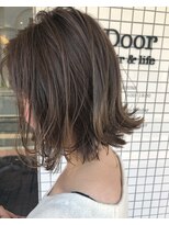 ヘアーアンドライフ ドア(hair&life Door)&nbsp;ベージュよりのグレージュ×切りっぱなしボブ
