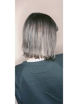 モードケイズ 阿倍野店(MODE K’s) ホワイトグレージュカラー