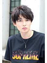 ネイビー(NAVY)&nbsp;マネしやすいコンマヘア くせ毛風パーマ 韓国ヘア BTS