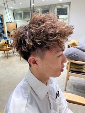 フーチー クーチー アマティー 豊中店(FUCHI KUCHI amati) @fuchi_kuchi.okada[豊中/刈り上げアップバングジェットモヒ］