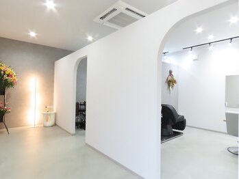 コロン(coron)の写真/【髪質改善専門サロン】《coron》で大人気の縮毛矯正とカラーが同時にできるクーポンがオススメ☆