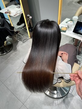 ロンドメリア 天神大名店(Lond Melia) ★グレージュカラー斜めバングデザインカラーシルキー ベージュ