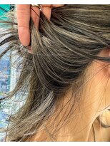 ノラ ウメダ(NORA UMEDA)&nbsp;地毛ハイライト地毛風ハイライト細いハイライト大阪ハイライト