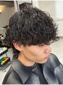 緩め波巻きスパイラルパーマシャドウパーマメンズマッシュウルフ