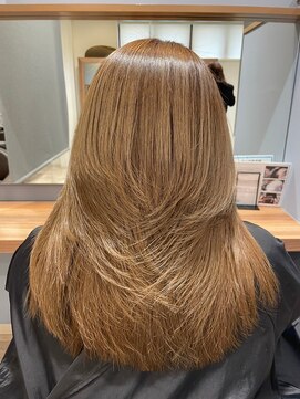 クララ カシハラ(CLALA Kashihara) 髪質改善/ブロンドカラー/シャギーレイヤー