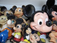 ポピンズ(poppins)の雰囲気(世界中から集めたミッキーたち。)