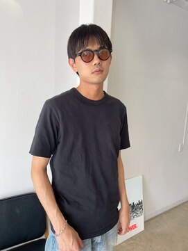 黒髪ハイライトカラービジネスメンズカット顔周りカット