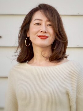 DAMANI 表参道 髪質改善/ヘッドスパ/ハイライト/白髪染め/白髪ぼかし/縮毛矯正 似合わせカット/ミディアムレイヤーカット[表参道駅]