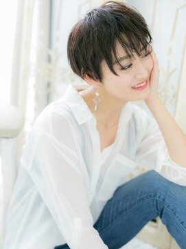 大波純一美容室パーティハン アッシュ顔周りレイヤー小顔クールショートa小山20代30代40代