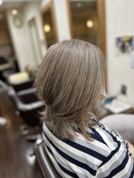 ヘアーアンドメイクビィフォー(hair&make b four) 50代 白髪ぼかし 白髪活かし