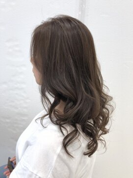 クアトログランシュ ひたちなか店(QUATRO×GranCieux) ロングレイヤースタイル